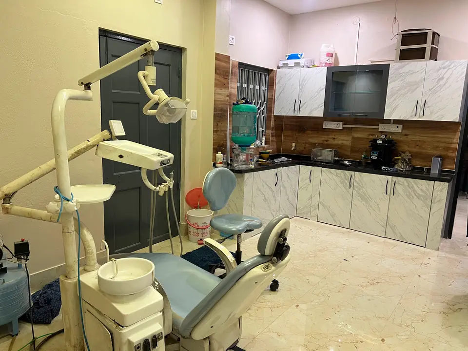 A calm treatment room at Smile Line with soft LED ceiling lighting and botanical wall art